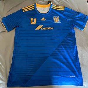 Tigres Uanl Jersey XL. Fits more like a large.